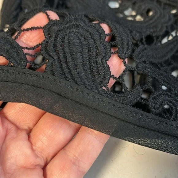 Ann Taylor Loft Black Crochet Short Sleeve Minimalist Top XS - Picture 8 of 10